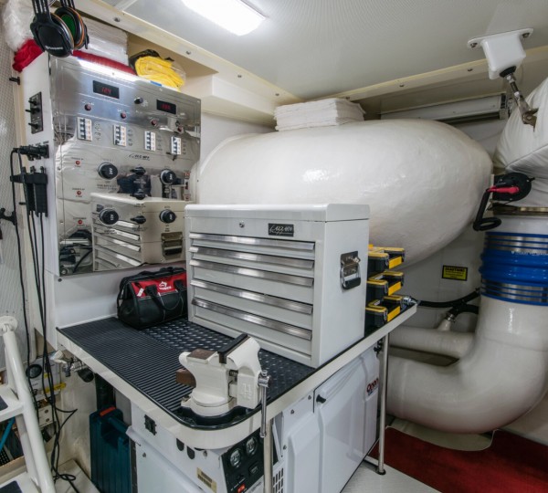 Mojo Interior - Engines