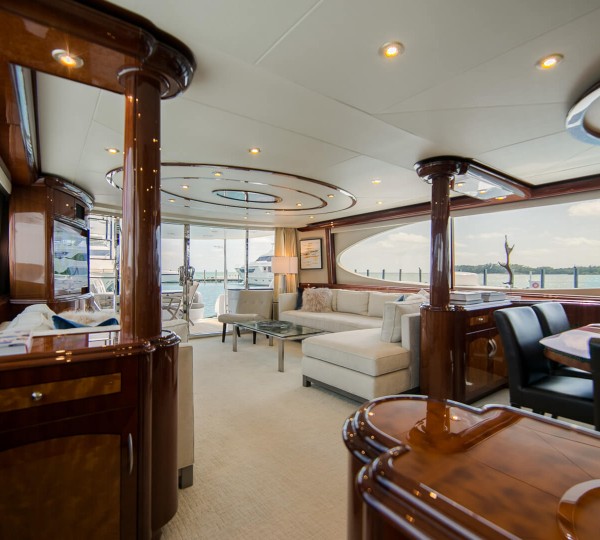 Mojo Interior - Main Salon