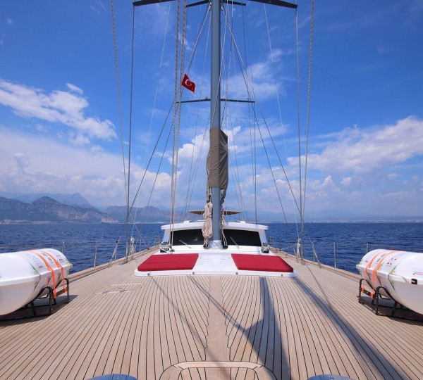 Moss Exterior - Sundeck