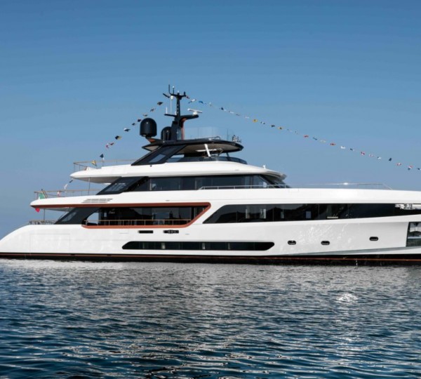 Motopanfilo Superyacht By Benetti - Sistership To Yacht EH2