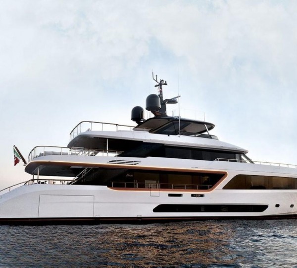 Motor Yacht ALLURIA