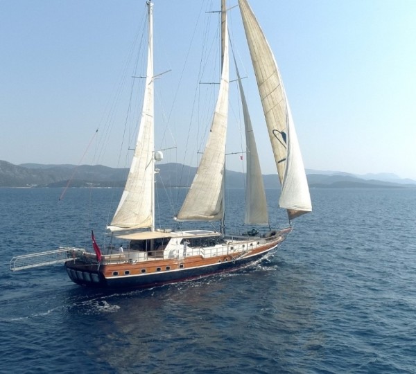 Motor Yacht DRAGONFLY