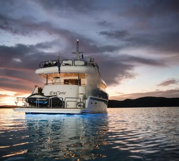 Motor Yacht ENCORE