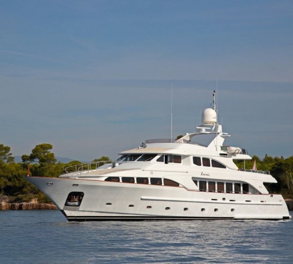 Motor Yacht INOUIS
