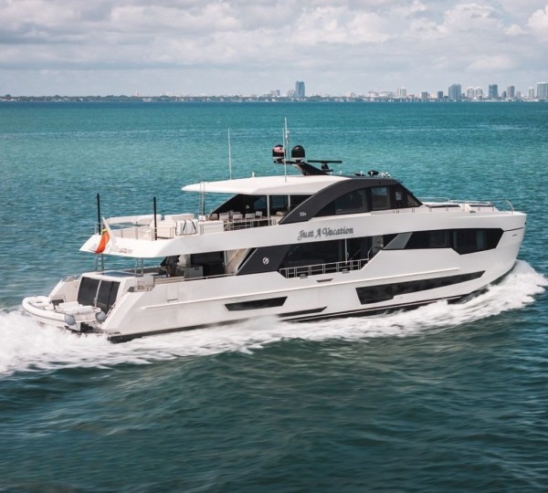Motor Yacht JUST A VACATION