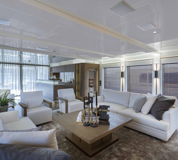 Motor Yacht LIQUID SKY By CMB Yachts - Lounge Seating