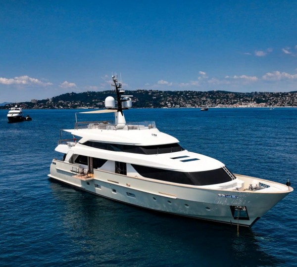 Motor Yacht TINY WAVE