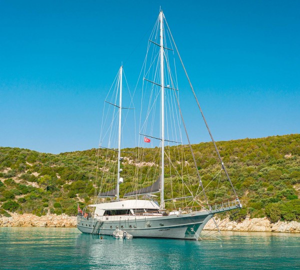 Motor Sail Yacht VIRTUOSO