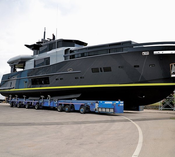 Motor Yacht Arcadia 105