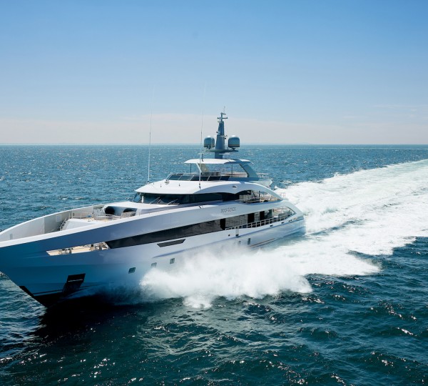 Motor Yacht Book Ends By Heesend © Dick Holthuis