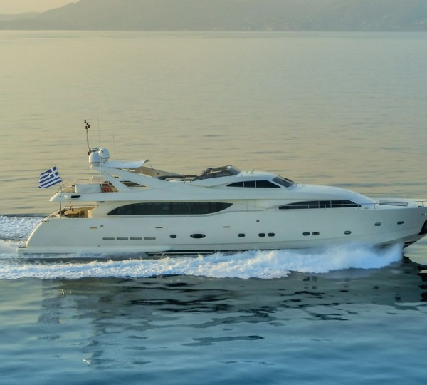 Motor Yacht Champagne Seas