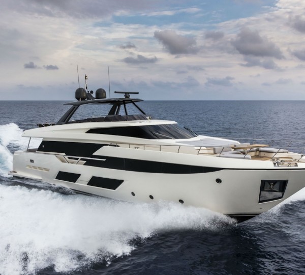 Motor Yacht Ferretti 920