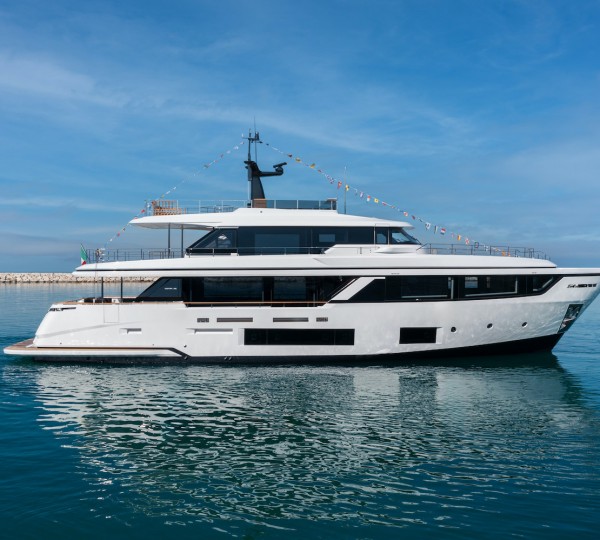 Motor Yacht GINDUNGO