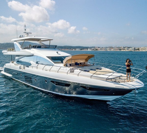 Motor Yacht INVICTUS
