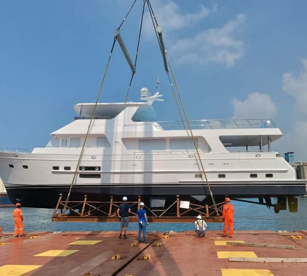 Motor Yacht NEVER LAND Launches