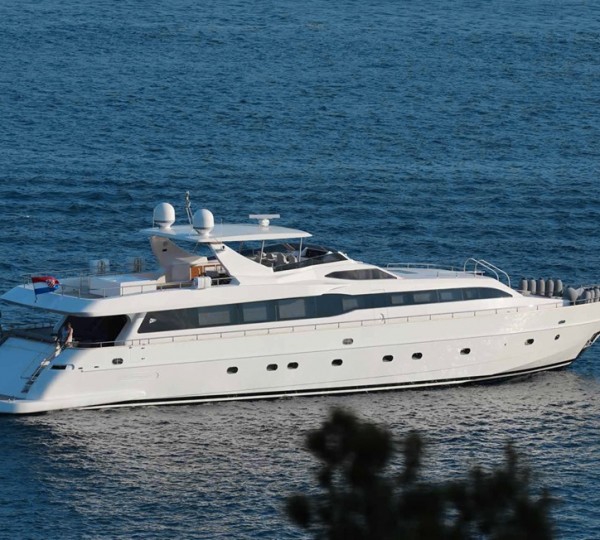 Motor Yacht PRINCESS LONA