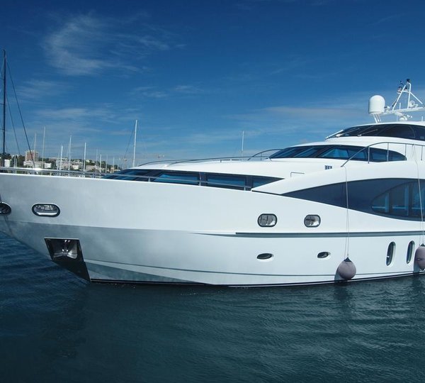 Motor Yacht SEA BREEZE