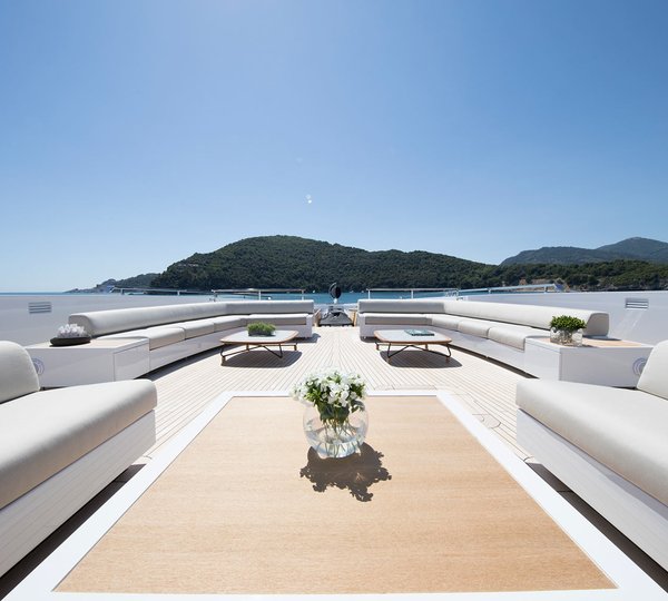 SEVEN SINS - Bow Lounging Area