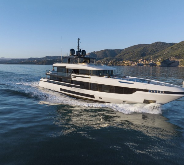 Motor Yacht THE GREAT ESCAPE Running (sistership)