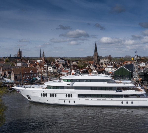 Motor Yacht TOP FIVE II At Hakvoort