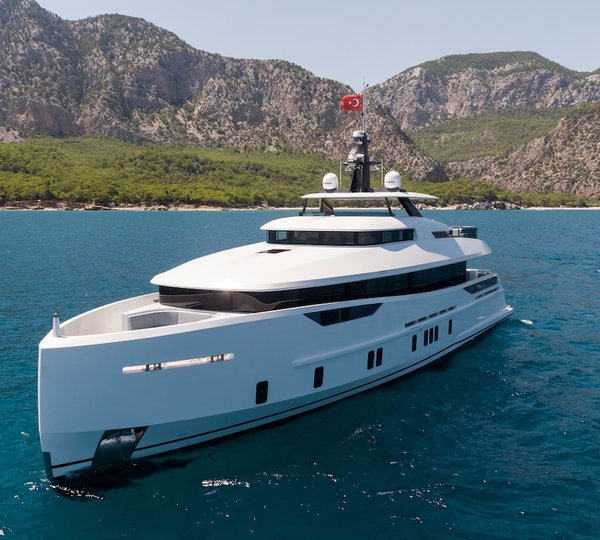 Motor Yacht Virgen Del Mar