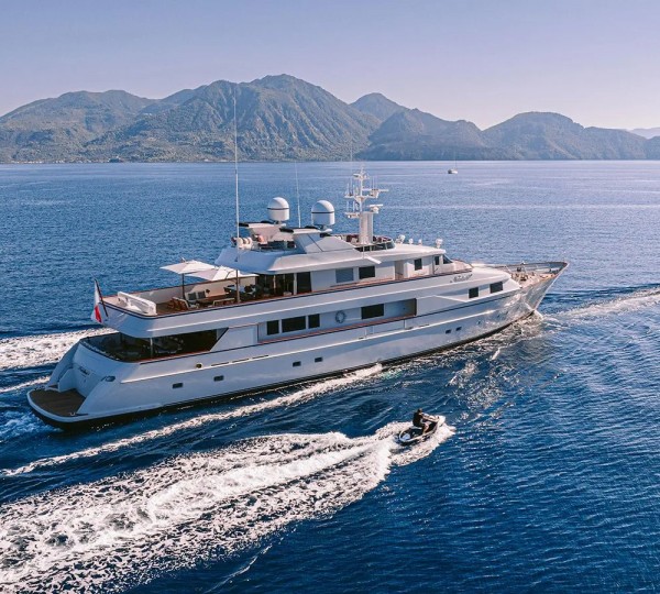 NATALIA V With Tenders