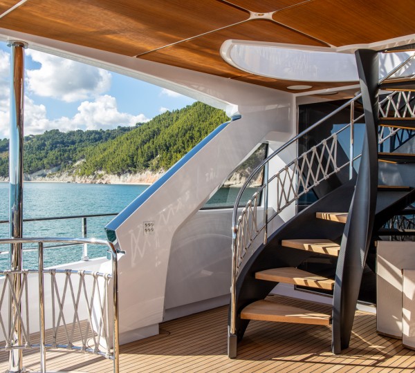 NAVETTA 30 Exterior - Aft Deck