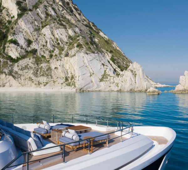 NAVETTA 30 Exterior - Foredeck