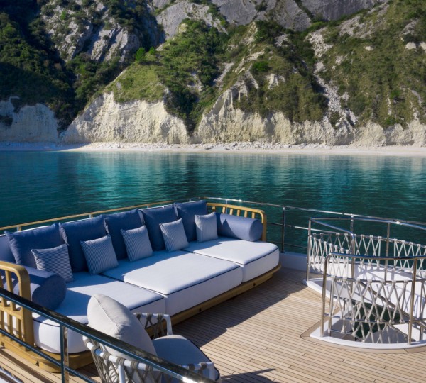 NAVETTA 30 Exterior - Sundeck