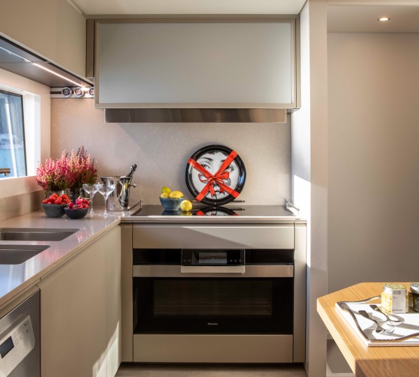 NAVETTA 30 Interior - Galley