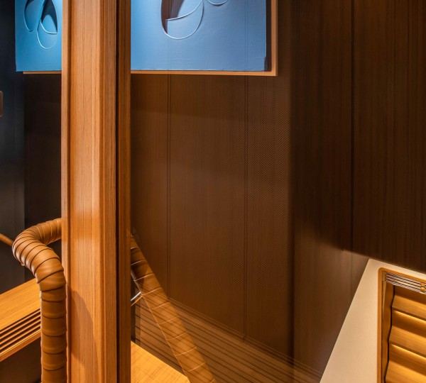 NAVETTA 30 Interior - Lobby