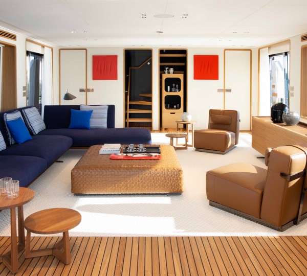 NAVETTA 30 Interior - Main Salon