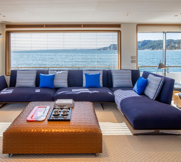 NAVETTA 30 Interior - Main Salon