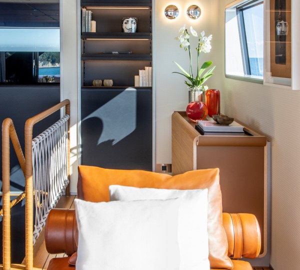 NAVETTA 30 Interior - Panoramic Salon