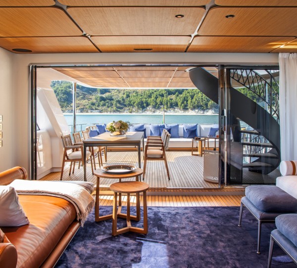 NAVETTA 30 Interior - Panoramic Salon