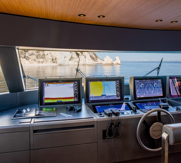 NAVETTA 30 Interior - Pilothouse