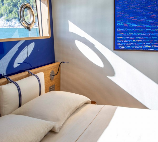 NAVETTA 30 Interior - VIP Cabin