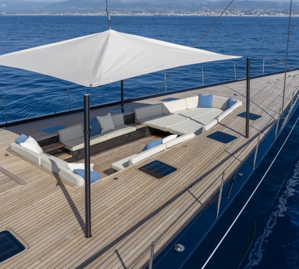 NILAYA Foredeck