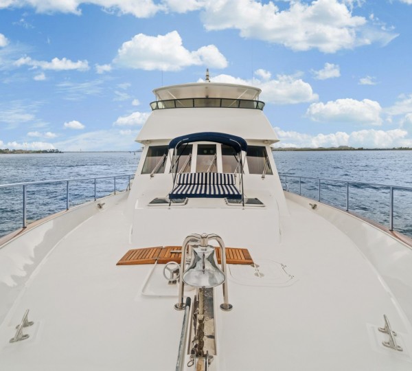 NIRVANA Exterior - Foredeck