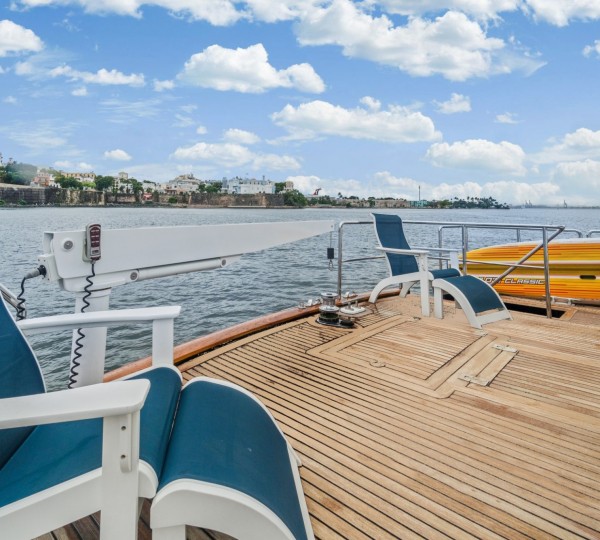 NIRVANA Interior - Aft Deck