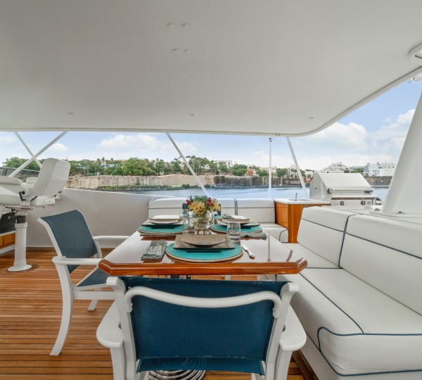 NIRVANA Exterior - Flybridge Deck Living Area