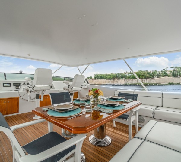 NIRVANA Exterior - Flybridge Deck Living Area