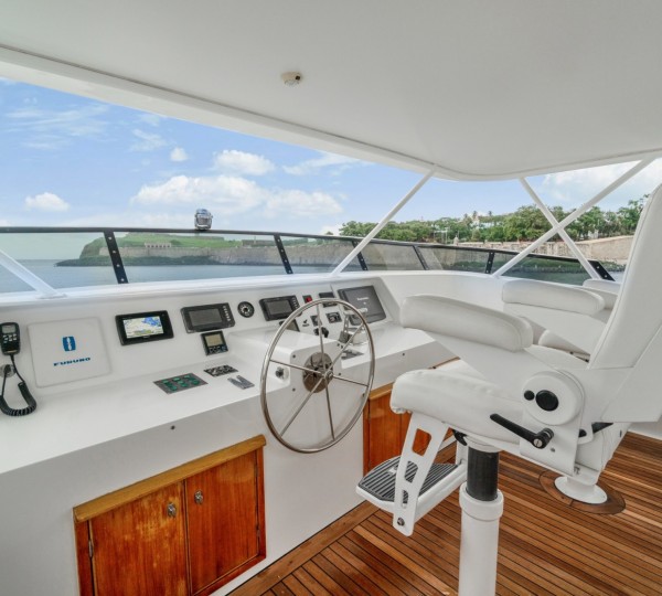 NIRVANA Interior - Helm Controls
