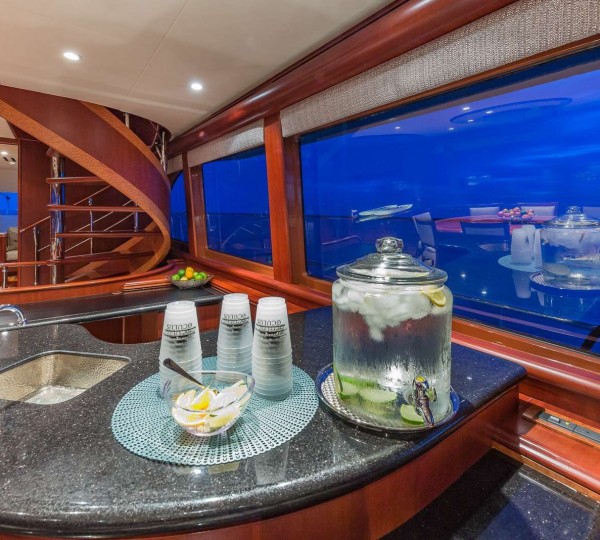 Oculus Interior - Bar