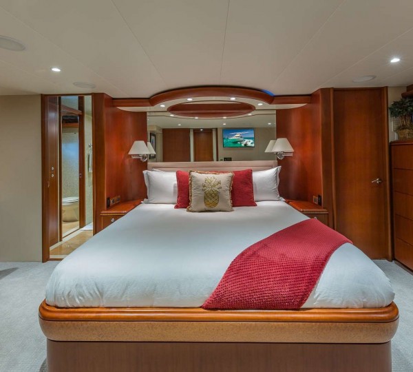 Oculus Interior - Master Cabin