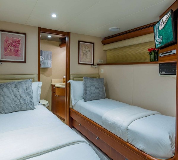 Oculus Interior - Twin Cabin