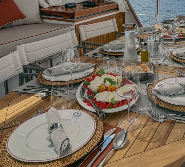 Opendeck Dining Table