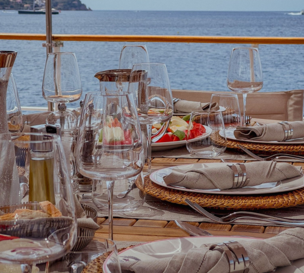 Opendeck Dining Table