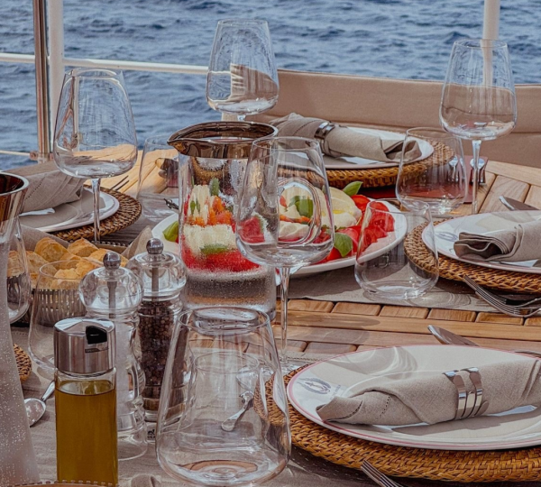 Opendeck Dining Table