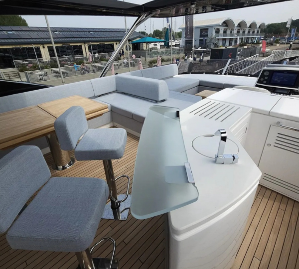 Opendeck Mini Bar Area